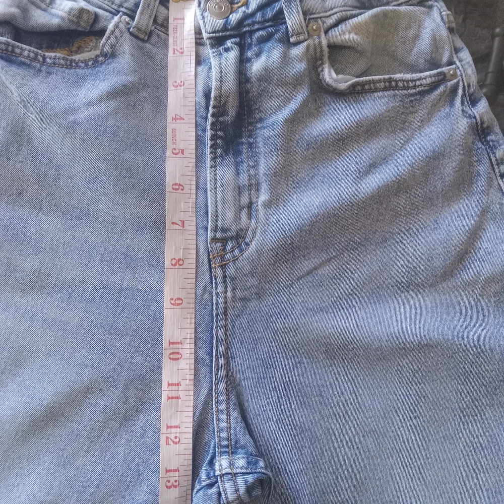 H&M High Rise Light Blue Jeans - Picture 9 of 9